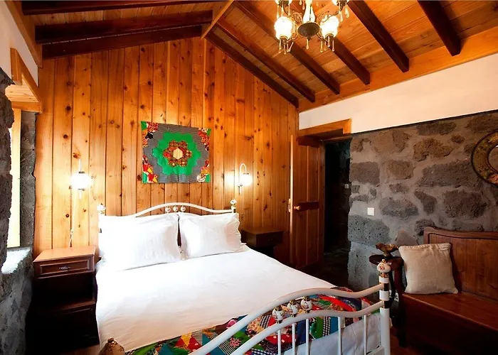 Adegas Do Pico 3* Prainha (Sao Roque do Pico)